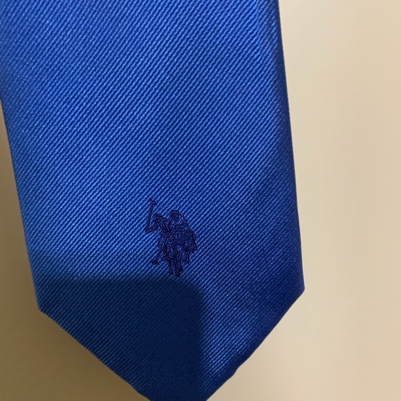 Men’s Tie - Picture 3 of 3